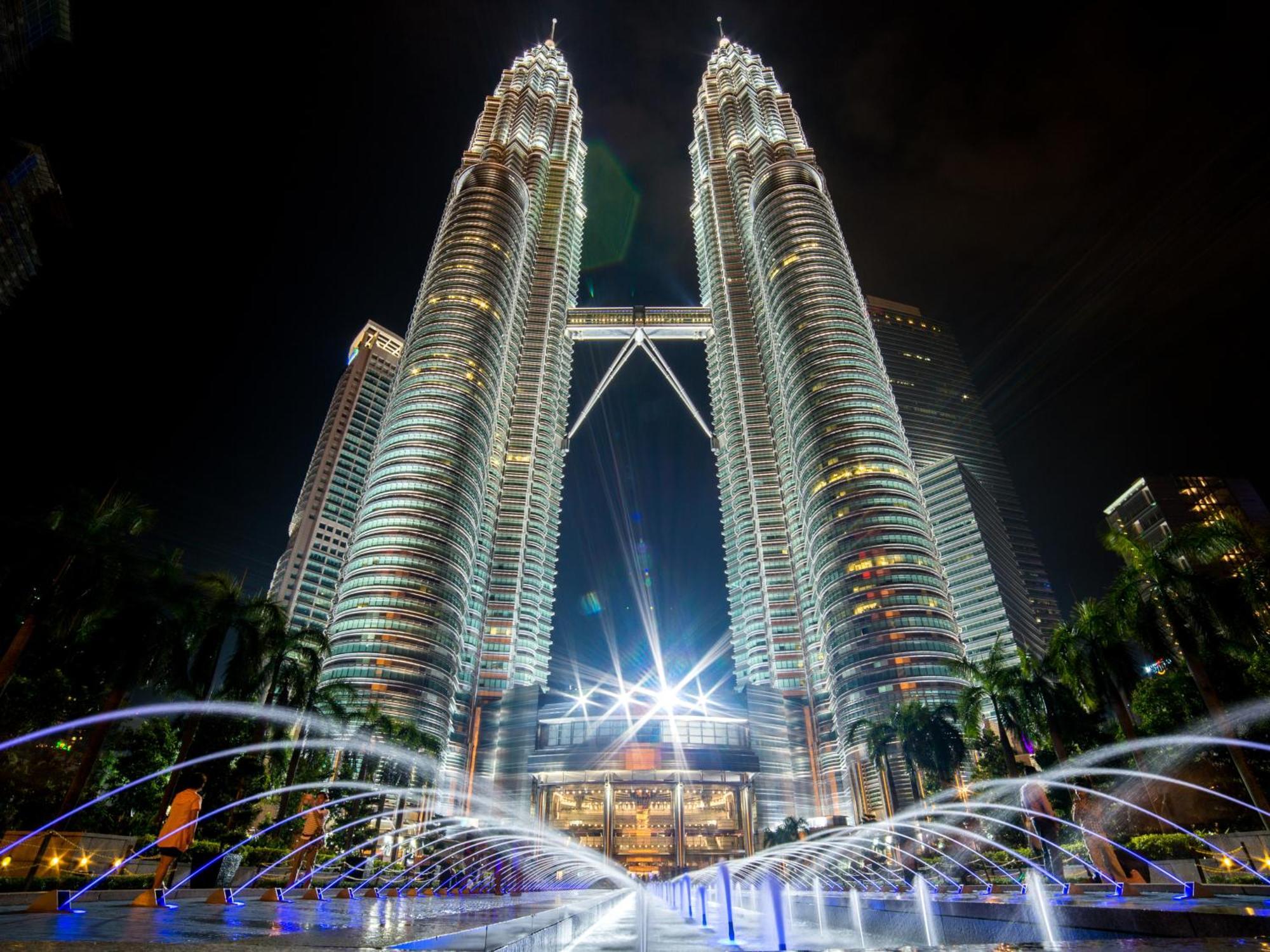 Sky Suites At Klcc By Mitstay Kuala Lumpur Exterior photo