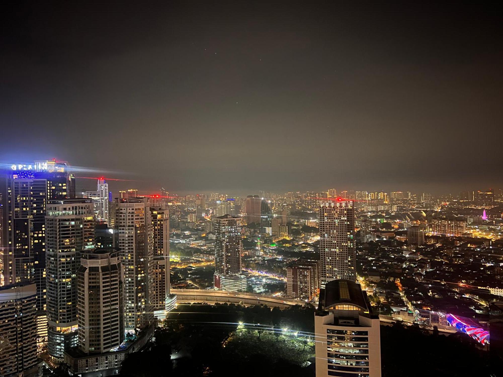 Sky Suites At Klcc By Mitstay Kuala Lumpur Exterior photo