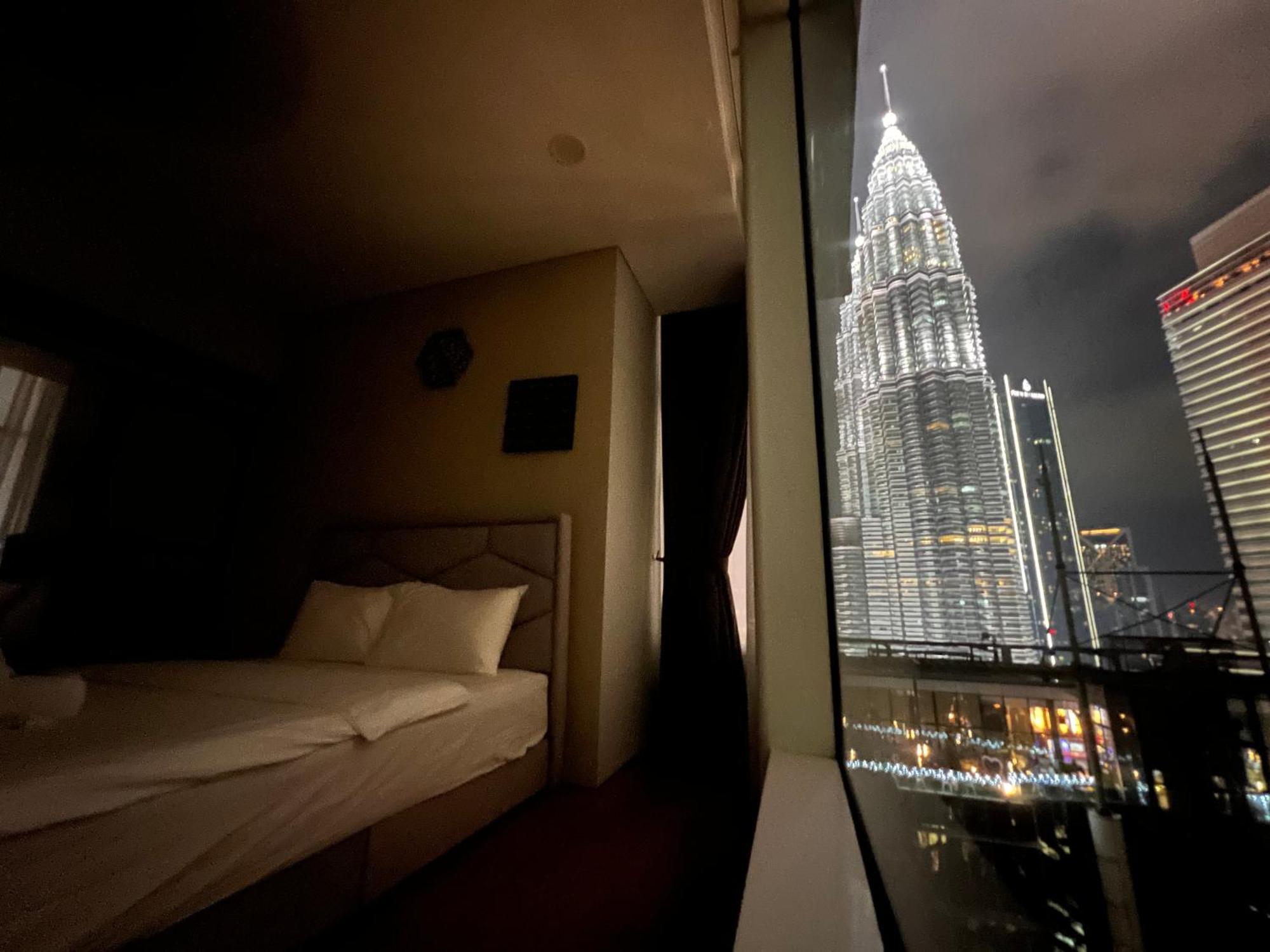 Sky Suites At Klcc By Mitstay Kuala Lumpur Exterior photo