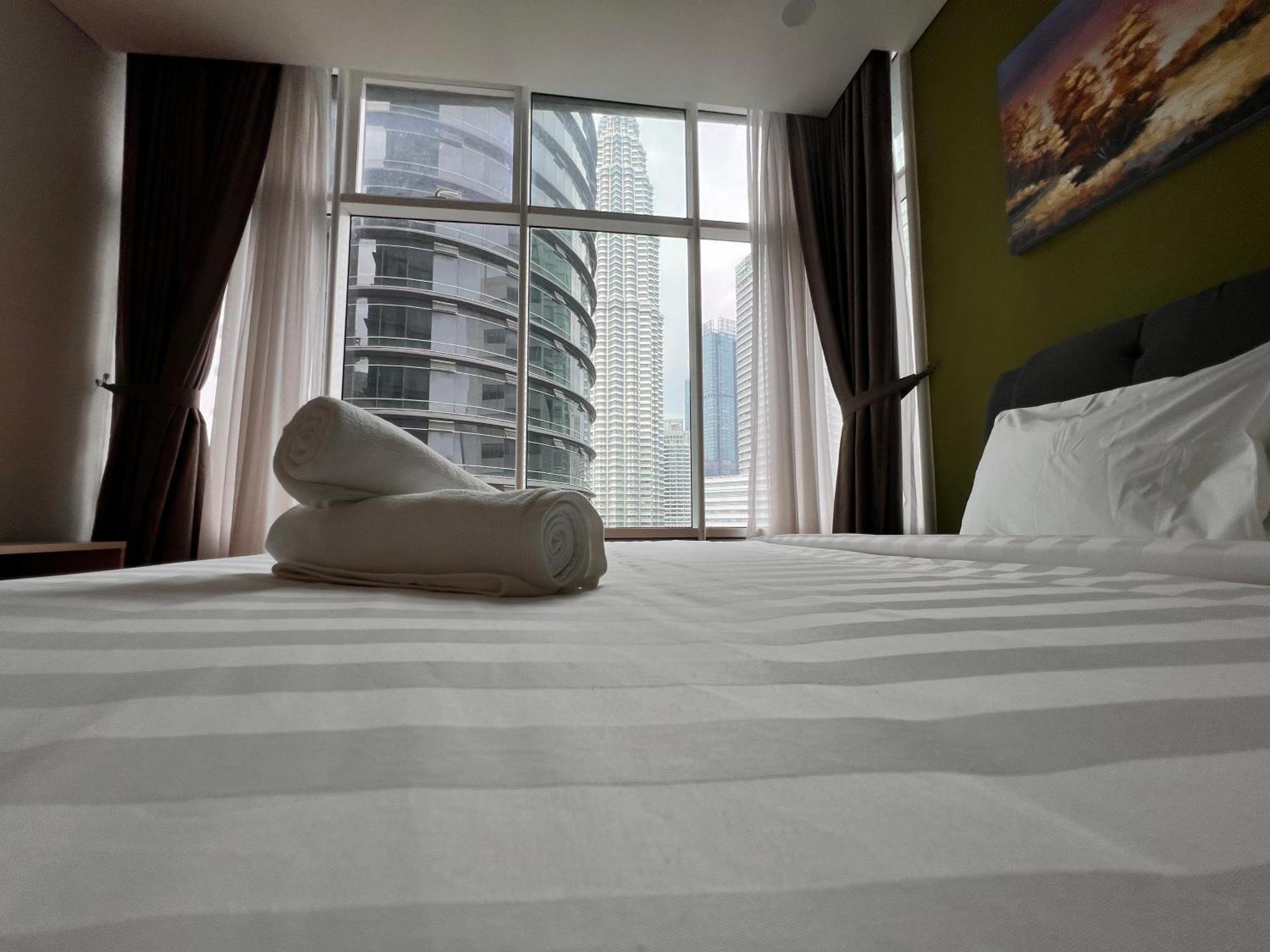 Sky Suites At Klcc By Mitstay Kuala Lumpur Exterior photo